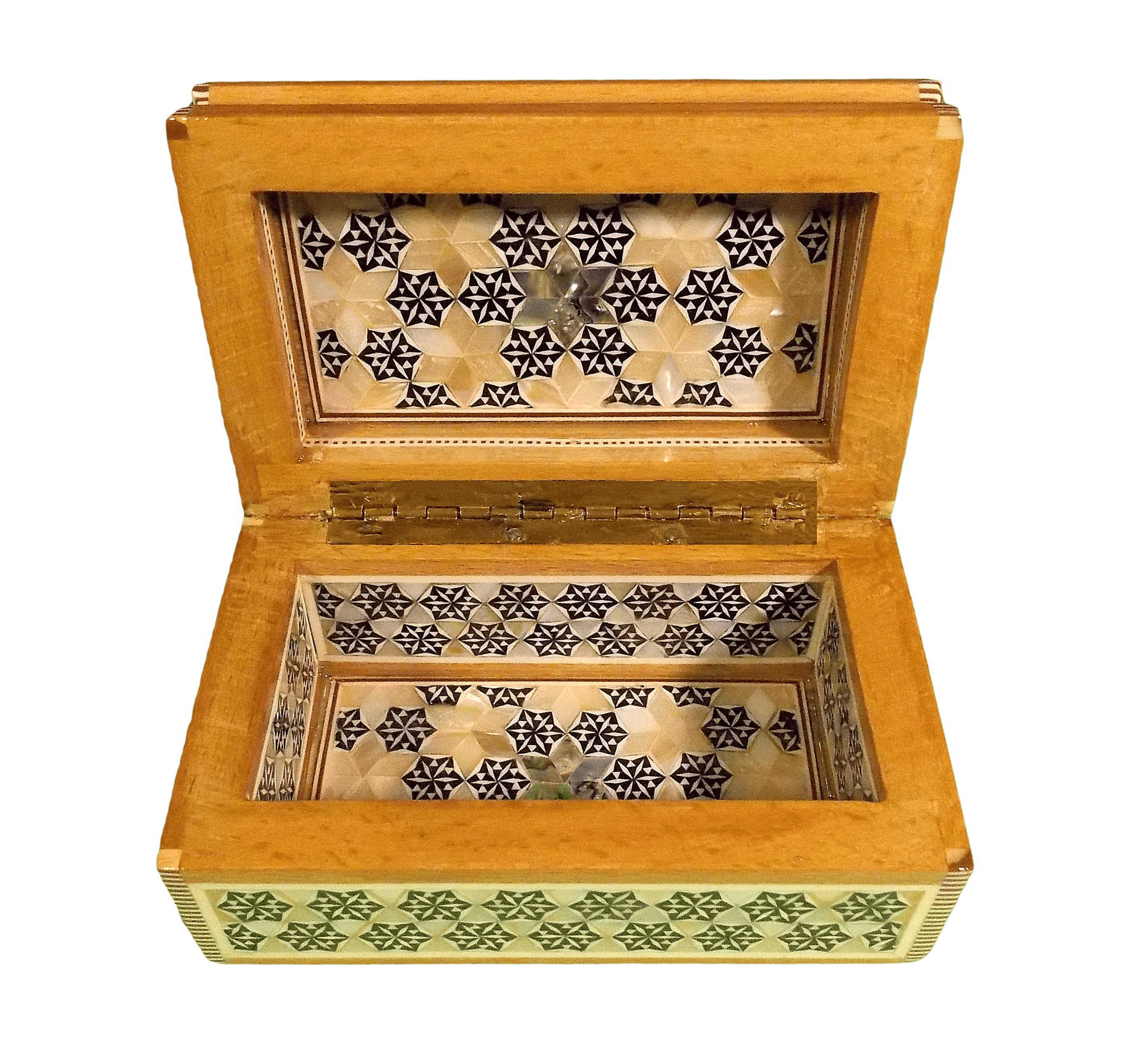Medium size mother of pearl tortilla jewellery box